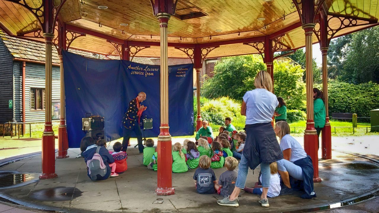 Robbie the Magician - Puppet and Magic Show - Horsham Park Podium - Horsham Event