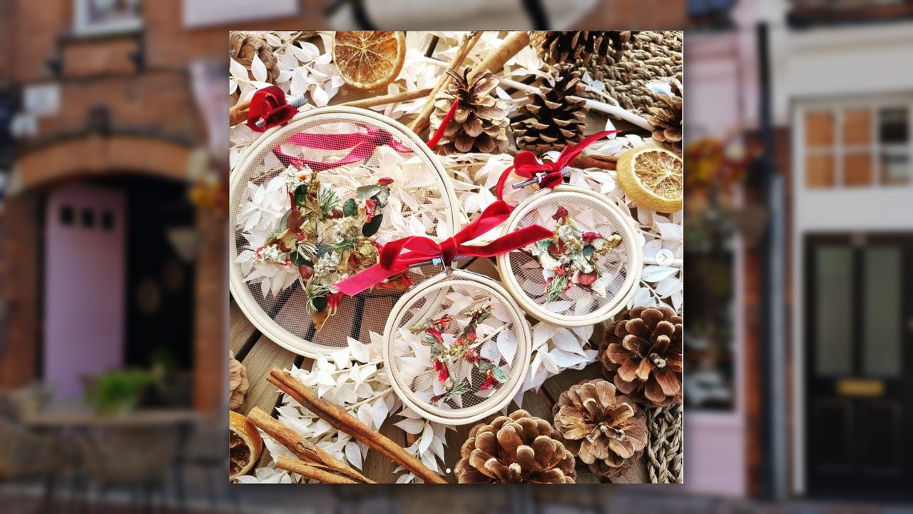 Festive Floral Hoop Making Evening - Pretty Things - Horsham Event