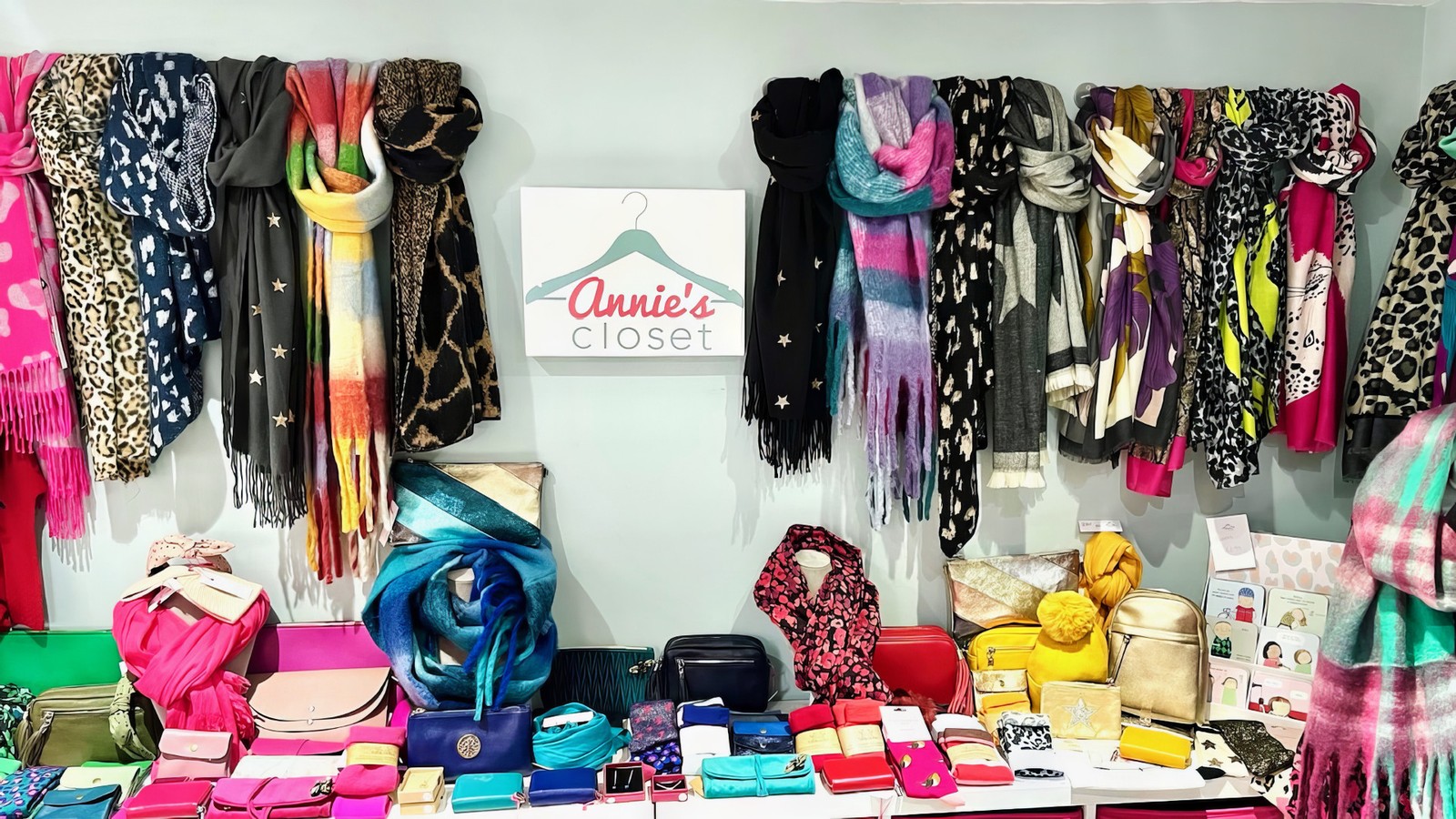 Annie's Closet - Lambs Farm Close